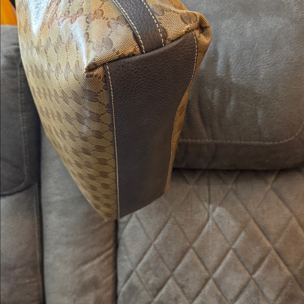 Gucci Tan Monogram Shoulder Bag - Picture 7 of 10